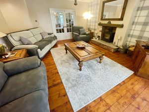 Lounge- click for photo gallery